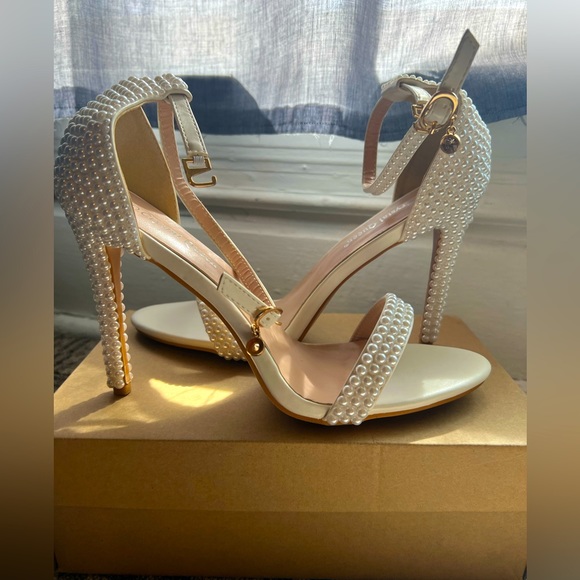 Shoes - Full Pearls Heels Stiletto Size 11.5
